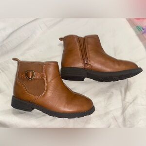 Toddler heart buckle boots sz11